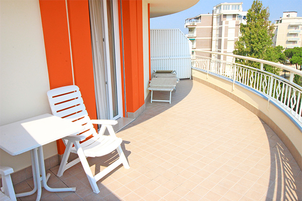 HOTEL FENICE - Milano Marittima Essenziale, nella Movida Romagnola