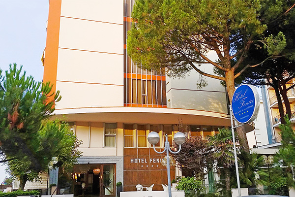 HOTEL FENICE - Milano Marittima Essenziale, nella Movida Romagnola