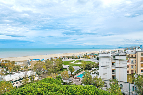 HOTEL MILTON - Rimini Ideale per famiglie, direttamente sul mare
