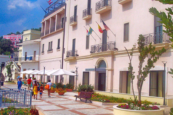 GRAND HOTEL MEDITERRANEO - Santa Cesarea Terme In Salento, hotel elegante e moderno