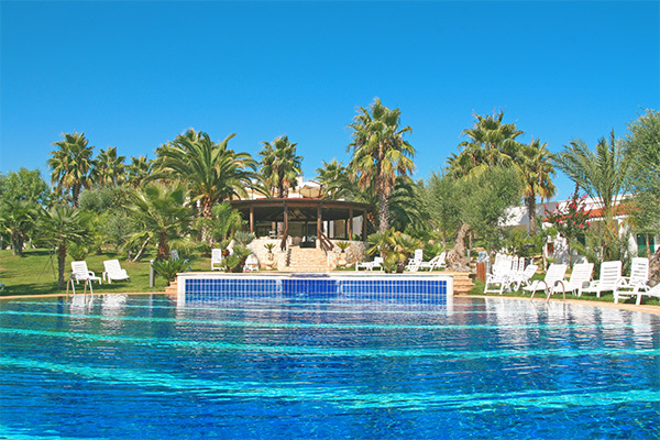 HOTEL CITTA' BIANCA COUNTRY RESORT 4* - Ostuni (BR) Resort 4* in un uliveto secolare, nel Salento