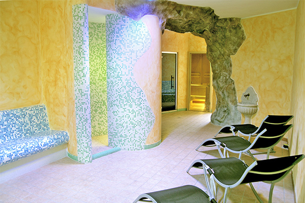 HOTEL BELVEDERE - San Zeno di Montagna In posizione panoramica