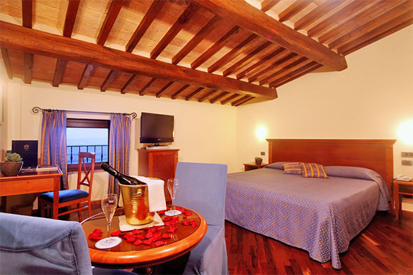 RELAIS LA CORTE DI BETTONA 4* - Bettona Suggestiva dimora del 1300, tra wellness e attività