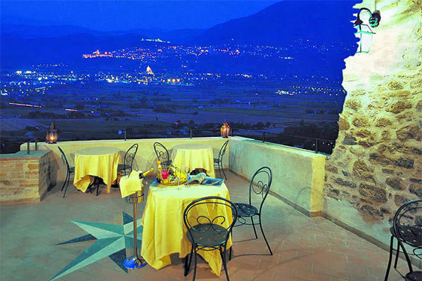 RELAIS LA CORTE DI BETTONA 4* - Bettona Suggestiva dimora del 1300, tra wellness e attività