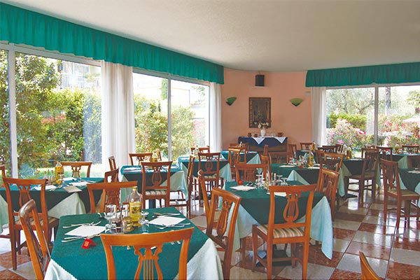 HOTEL ROYAL - Riva del Garda Wellness 4* in stile Liberty