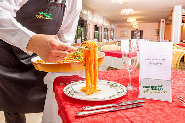 Immersa nel verde, con piscina