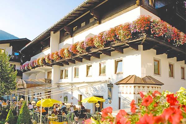 HOTEL RESTAURANT FELDWEBEL 4* - Tirolo - Soll Tra tradizione e modernità