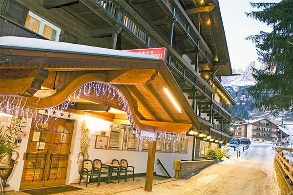 HOTEL MEDIL WELLNESS & FAMILY 4* - Campitello di Fassa Wellness & Family in Val di Fassa