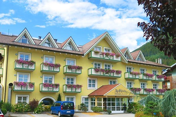 HOTEL ALPHOLIDAY DOLOMITI - Dimaro Accogliente 4* nella Val di Sole