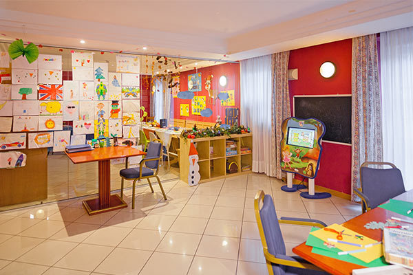 HOTEL ALPHOLIDAY DOLOMITI - Dimaro Accogliente 4* nella Val di Sole