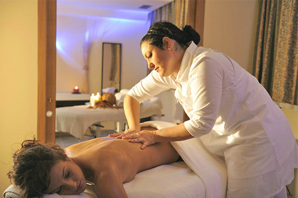 HOTEL ALPHOLIDAY DOLOMITI - Dimaro Accogliente 4* nella Val di Sole