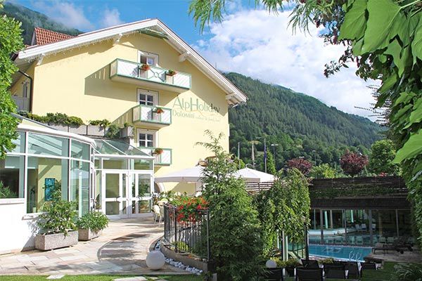 HOTEL ALPHOLIDAY DOLOMITI - Dimaro Accogliente 4* nella Val di Sole