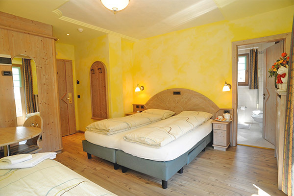 HOTEL PICCOLO MONDO 3* - Livigno Accogliente 3* in tipico stile montano