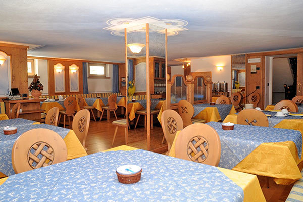 HOTEL PICCOLO MONDO 3* - Livigno Accogliente 3* in tipico stile montano