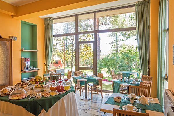 VILLA MORGANA RESORT & SPA - Messina In elegante villa, a 1 km dal mare