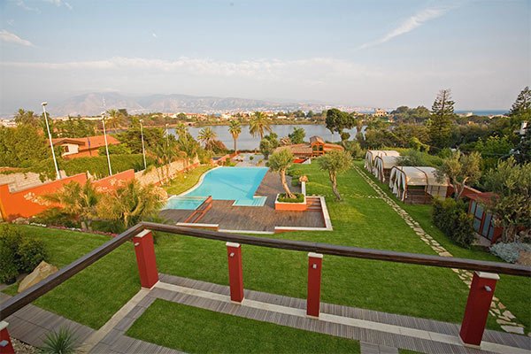VILLA MORGANA RESORT & SPA - Messina In elegante villa, a 1 km dal mare