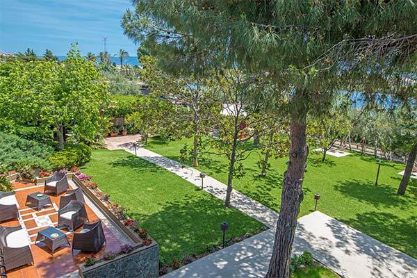 VILLA MORGANA RESORT & SPA - Messina In elegante villa, a 1 km dal mare