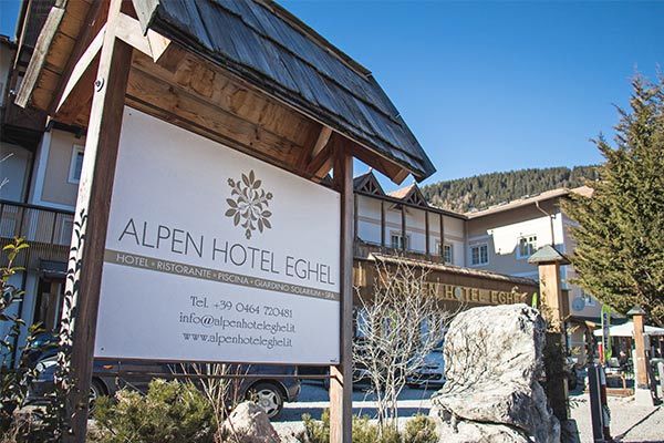 ALPEN HOTEL EGHEL 3*S - Soraga Wellness hotel 3*S in Val di Fassa