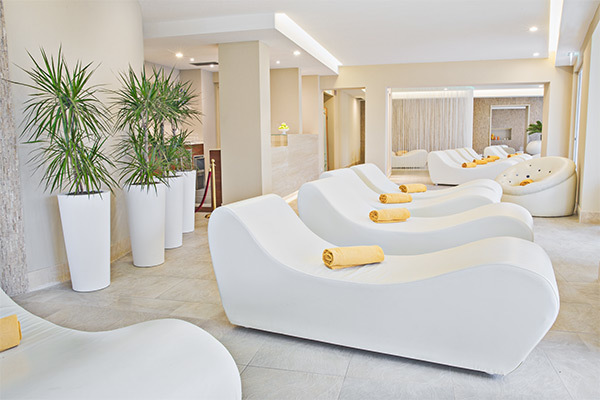 HOTEL SIRMIONE E PROMESSI SPOSI - Sirmione Benessere chic in riva al Lago di Garda