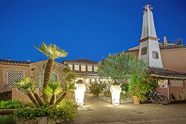 GRAND HOTEL IN PORTO CERVO 4*S - Arzachena (OT) Elegante 4*S in Costa Smeralda