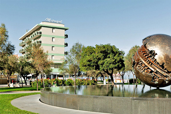 HOTEL METROPOL 3* - Pesaro (PU) Atmosfera familiare direttamente sul mare, con servizio spiaggia