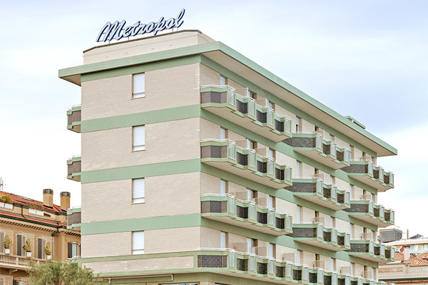 HOTEL METROPOL 3* - Pesaro (PU) Atmosfera familiare direttamente sul mare, con servizio spiaggia