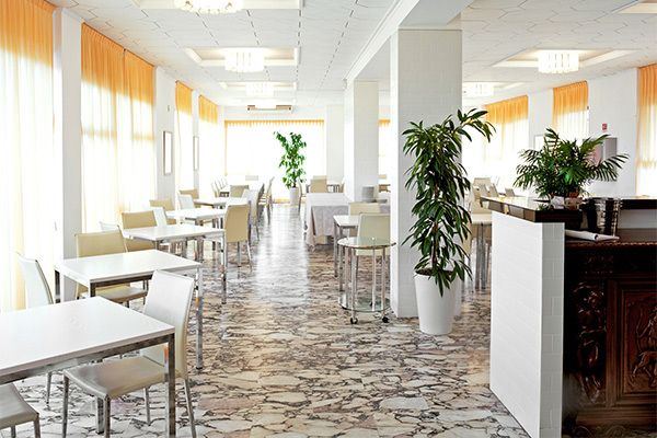 HOTEL METROPOL 3* - Pesaro (PU) Atmosfera familiare direttamente sul mare, con servizio spiaggia