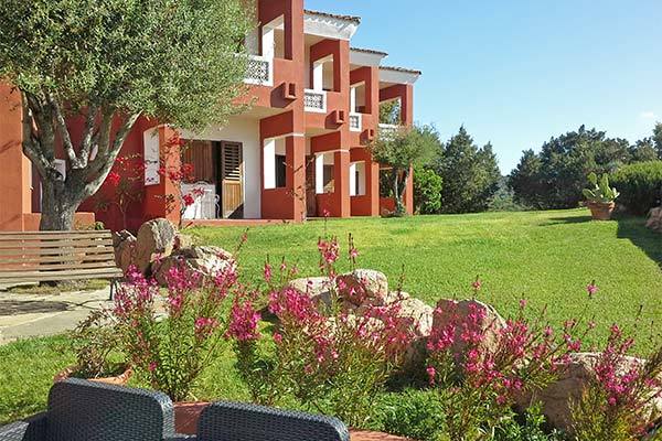 HOTEL VALDIOLA 3* - Arzachena (OT) Accogliente hotel 3* in Costa Smeralda