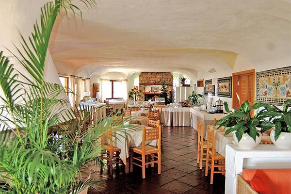 HOTEL VALDIOLA 3* - Arzachena (OT) Accogliente hotel 3* in Costa Smeralda