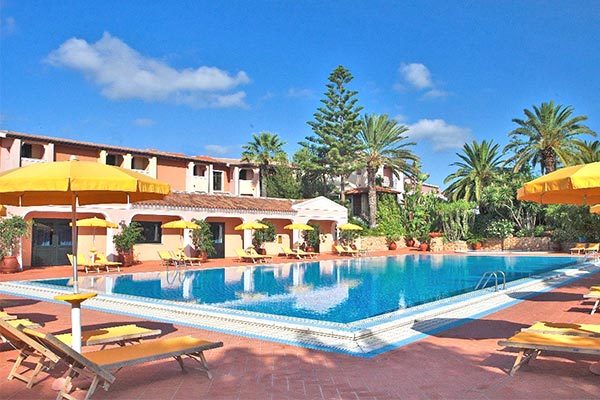 CALA GINEPRO HOTEL RESORT 4* - Cala Ginepro (NU) Immerso nel verde, spiaggia meravigliosa