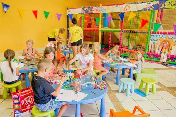 HAPPY CAMP NORCENNI GIRASOLE CLUB 4* - Figline Valdarno (FI) Nella splendida cornice del Chianti