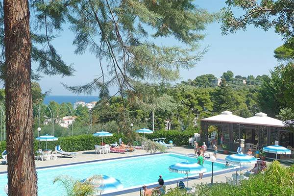 HAPPY CAMP INTERNAZIONALE SAN MENAIO 4* - San Menaio - Vico del Gargano (FG) Ambiente familiare sul Gargano