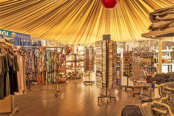 HAPPY CAMP FABULOUS CAMPING VILLAGE 4* - Roma (RM) Connubio tra vacanza culturale e soggiorno balneare