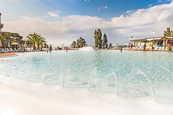 HAPPY CAMP FABULOUS CAMPING VILLAGE 4* - Roma (RM) Connubio tra vacanza culturale e soggiorno balneare