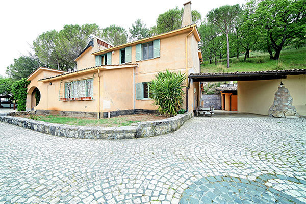 AGRITURISMO LA CERRA - Tivoli (RM) - struttura Silenzio, relax e natura - struttura
