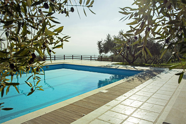 AGRITURISMO LA CERRA - Tivoli (RM) - piscina Silenzio, relax e natura - piscina