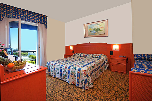 HOTEL BRIONI 4* - Jesolo (VE) Ottima posizione, spiaggia inclusa