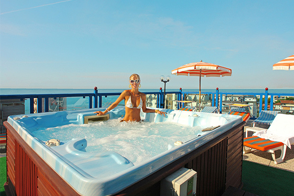 HOTEL BRIONI 4* - Jesolo (VE) Ottima posizione, spiaggia inclusa