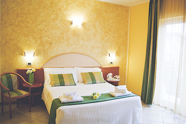 HOTEL PRESTIGE 3* - Montesilvano (PE) Accogliente 3* a conduzione familiare