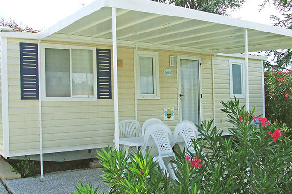 CAMPING SAN BENEDETTO VECCHIO MULINO 4* - Peschiera del Garda (VR) Soggiorno in riva al lago, con ingresso a Gardaland