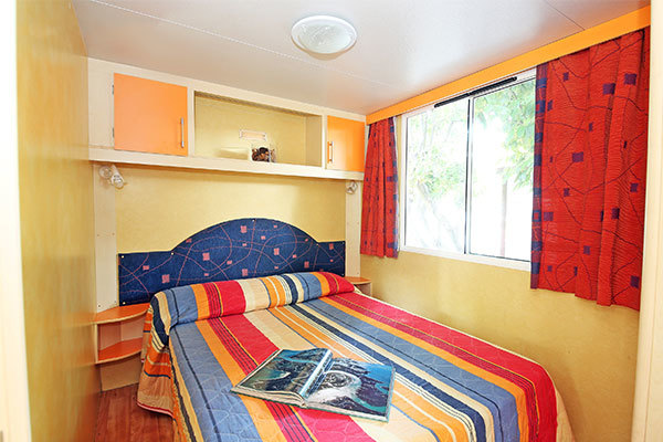 CAMPING SAN BENEDETTO VECCHIO MULINO 4* - Peschiera del Garda (VR) Soggiorno in riva al lago, con ingresso a Gardaland