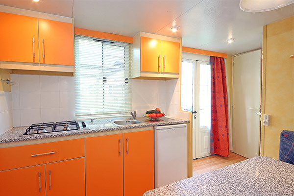CAMPING SAN BENEDETTO VECCHIO MULINO 4* - Peschiera del Garda (VR) Soggiorno in riva al lago, con ingresso a Gardaland