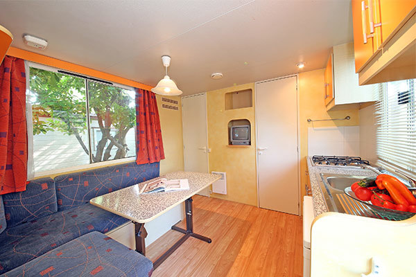 CAMPING SAN BENEDETTO VECCHIO MULINO 4* - Peschiera del Garda (VR) Soggiorno in riva al lago, con ingresso a Gardaland