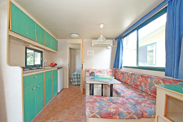 CAMPING SAN BENEDETTO VECCHIO MULINO 4* - Peschiera del Garda (VR) Soggiorno in riva al lago, con ingresso a Gardaland