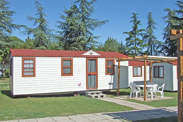CAMPING SAN BENEDETTO VECCHIO MULINO 4* - Peschiera del Garda (VR) Soggiorno in riva al lago, con ingresso a Gardaland