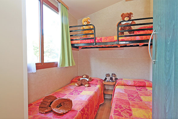CAMPING SAN BENEDETTO VECCHIO MULINO 4* - Peschiera del Garda (VR) Soggiorno in riva al lago, con ingresso a Gardaland