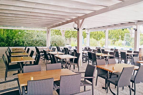 CAMPING SAN BENEDETTO VECCHIO MULINO 4* - Peschiera del Garda (VR) Soggiorno in riva al lago, con ingresso a Gardaland