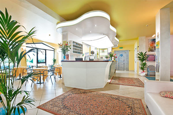 HOTEL MILANO 3* - Gatteo a Mare (FC) A 250 metri dal mare