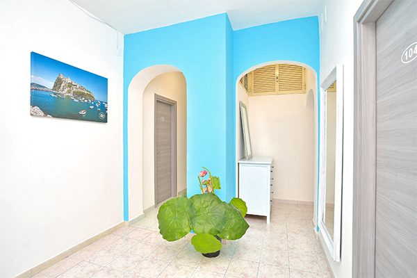 CHARME HOTEL LA VILLA TINA 3* - Ischia (NA) Luogo ideale per shopping e mare