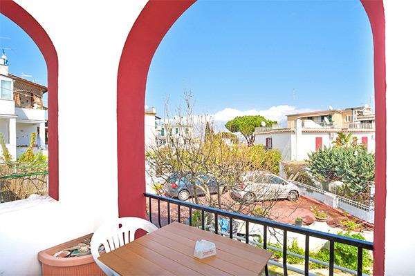 CHARME HOTEL LA VILLA TINA 3* - Ischia (NA) Luogo ideale per shopping e mare